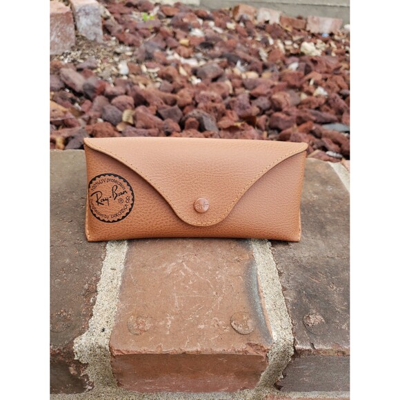 Ray-Ban Universal Sunglasses Pouch Soft Leather Case for Sunglasses Case Only - Picture 1 of 8